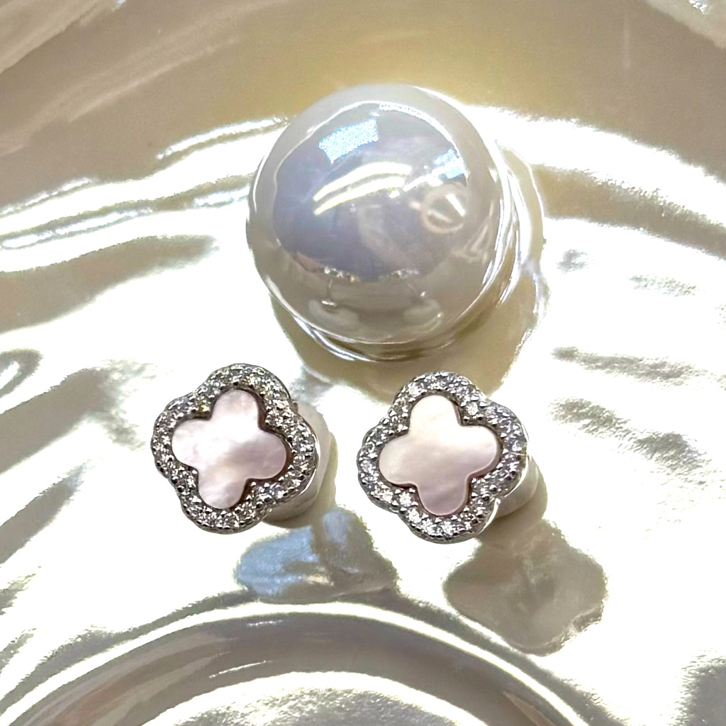 Emp56 HighEnd Blush Pink Motherofpearl Pave Clover Earrings 18k White Gold S925